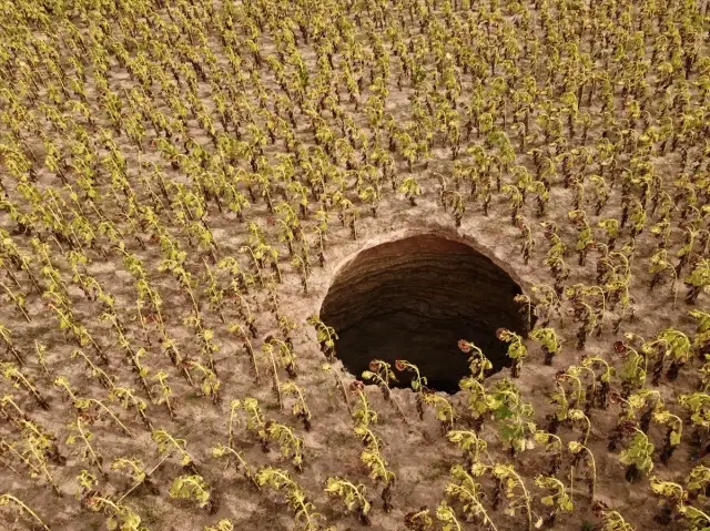 Sinkhole Formed in Agricultural Land in Eskişehir