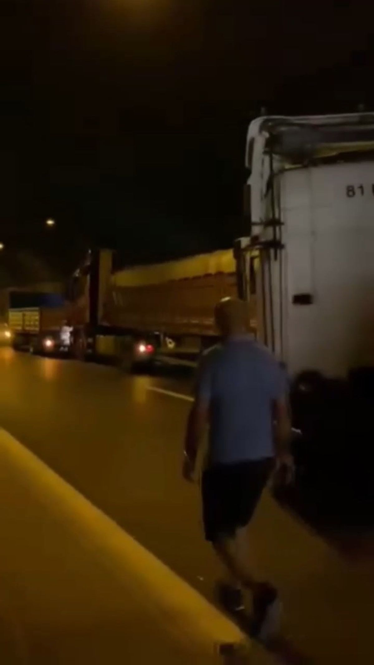 TEM Otoyolu'nda 3 TIR'ın Çarpışması Sonucu Kaza Meydana Geldi