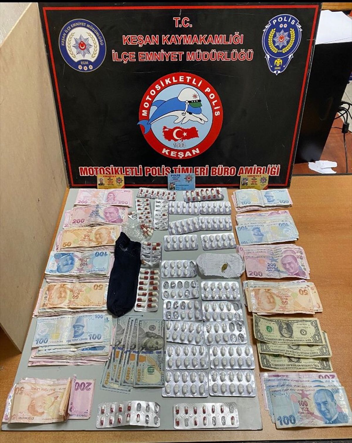 Edirne'de Uyuşturucu Operasyonu: 8 Şüpheli Gözaltına Alındı