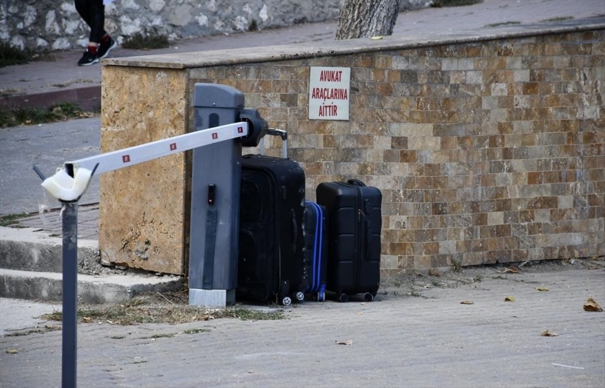 Bilecik'te unutulan şüpheli valizlerin sahibi gözaltına alındı