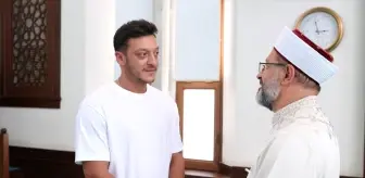 Diyanet İşleri Başkanı Ali Erbaş, Mesut Özil ile Çilehane Camii'nde buluştu