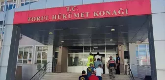 Gümüşhane'de Trafik İşaret Levhaları ve Bariyerleri Çalan 4 Kişi Tutuklandı