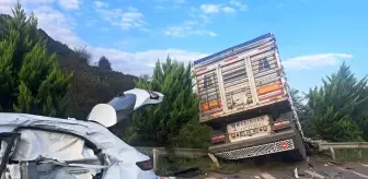 Ünye'de Zincirleme Trafik Kazası: 1'i Ağır 5 Kişi Yaralandı