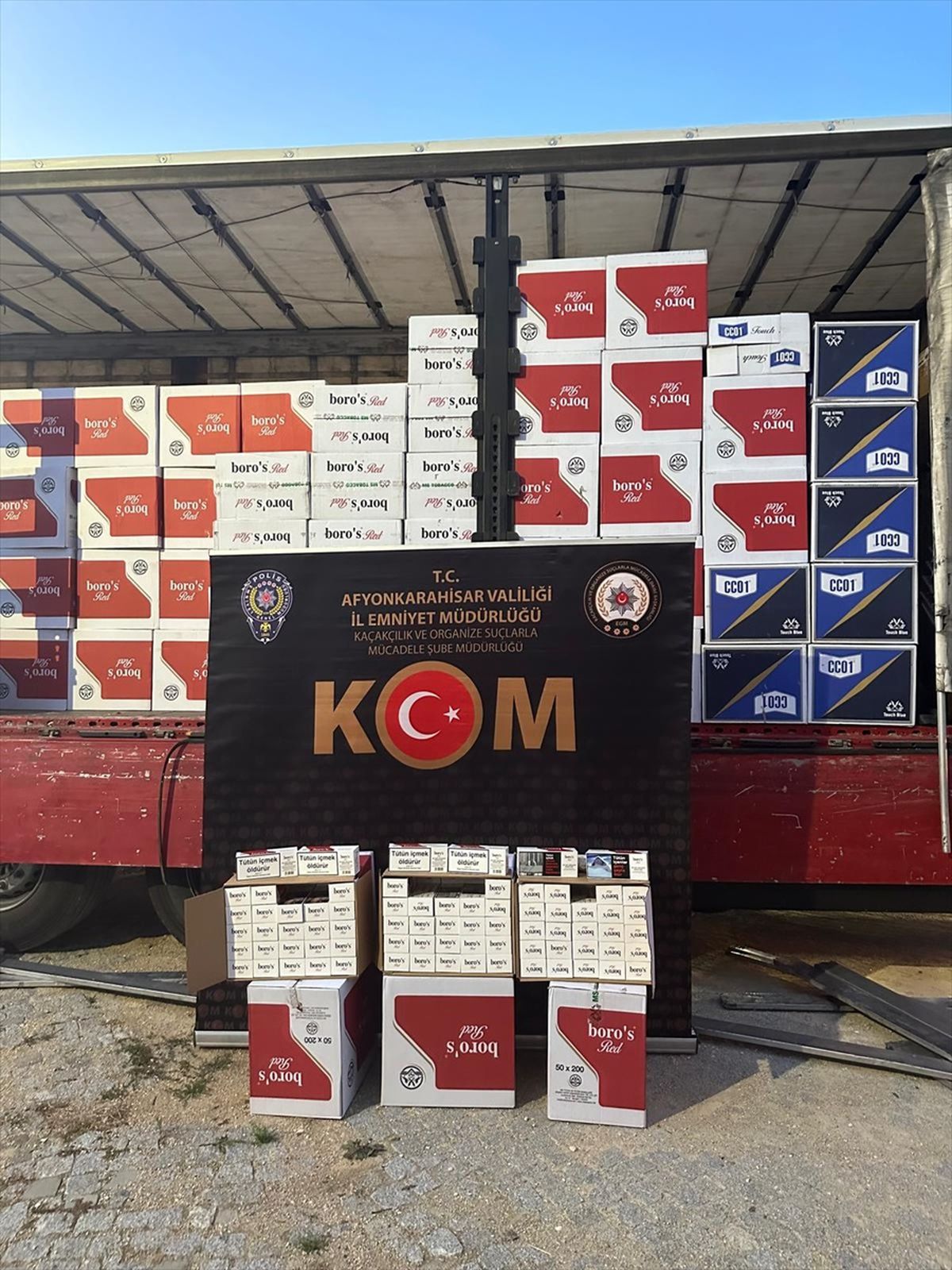 Afyonkarahisar'da 2 Milyon 860 Bin Bandrolsüz Makaron Ele Geçirildi