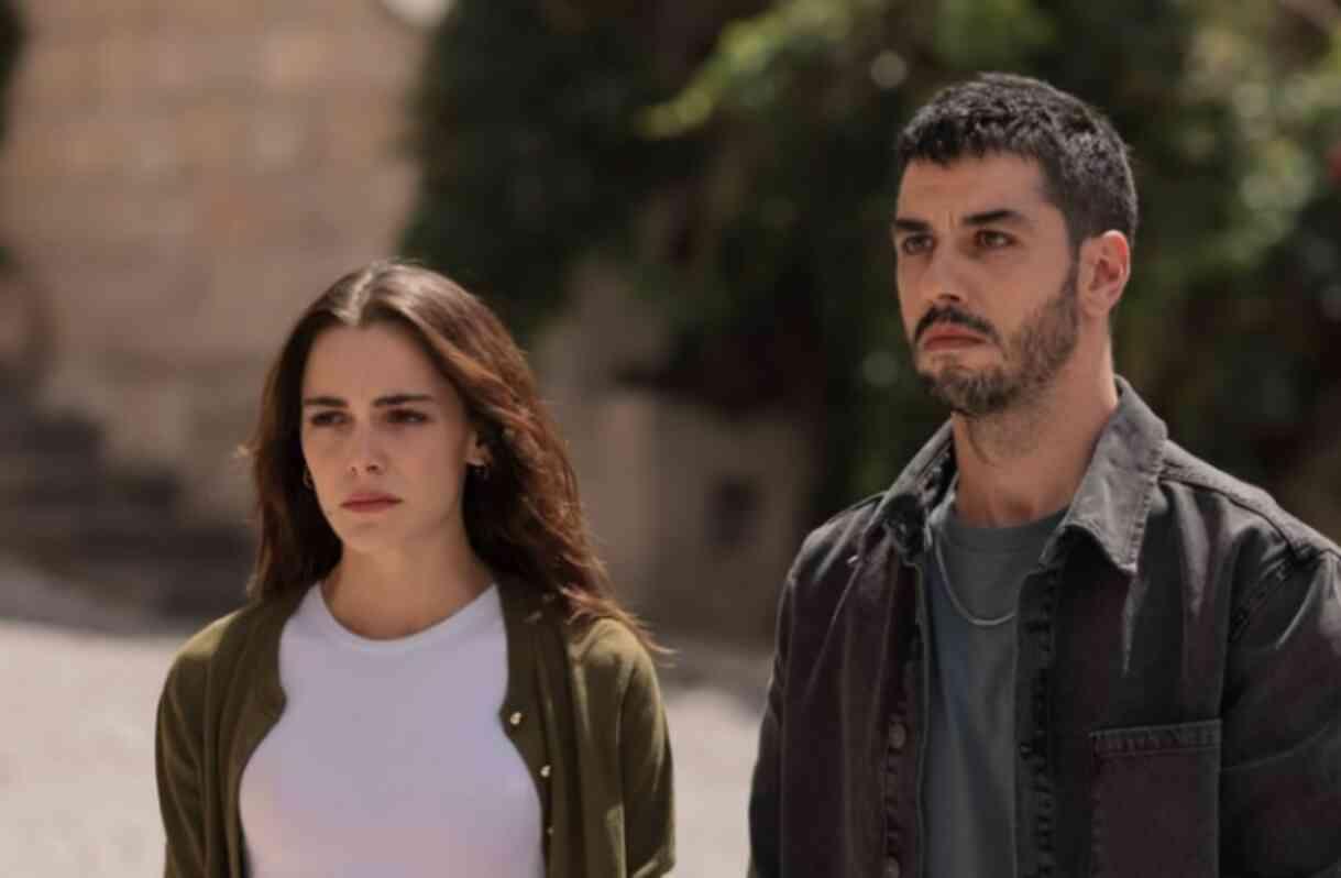 Siyah Kalp dizisi konusu nedir? Siyah Kalp dizisi hangi gün, hangi kanalda? Siyah Kalp dizisi oyuncu kadrosunda kimler var? Siyah Kalp dizisi konusu nedir? Siyah Kalp dizisi hangi gün, hangi kanalda? Siyah Kalp dizisi oyuncu kadrosunda kimler var?