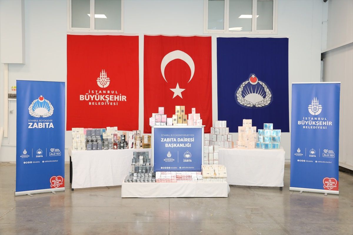 İBB, Turistik Bölgelerde 4 Bin 555 Sahte Parfüm Ele Geçirdi