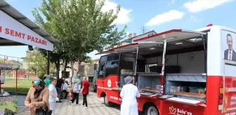 Bolu Belediyesi Mevlit Kandili'nde Helva Dağıttı