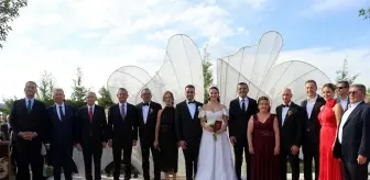 CHP Liderleri Ozan Karaca ile Ezgi Emren'in Nikah Şahitliğini Yaptı