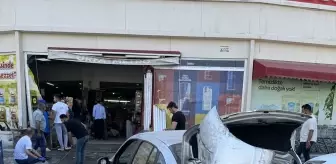 Şanlıurfa'da Kontrolden Çıkan Araç Marketin İçine Girdi