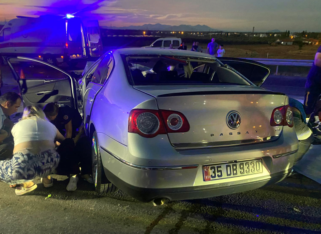 Car of the family going to a wedding in Antalya collided with a water tanker: 3 dead