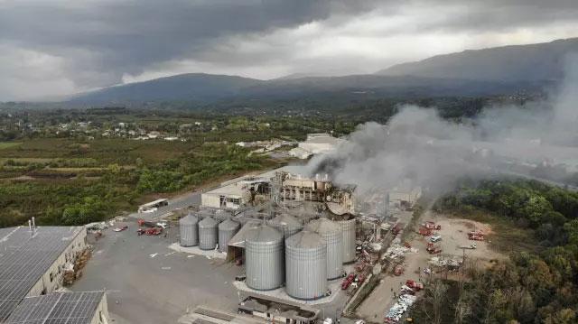 Sakarya'daki fabrikanın patlama anı ortaya çıktı! Cephanelik gibi