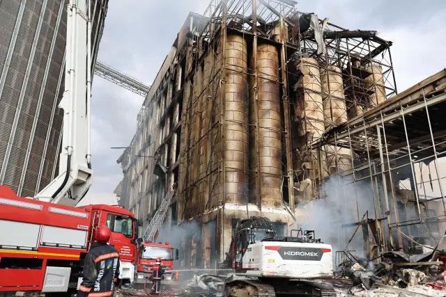 Sakarya'daki fabrikanın patlama anı ortaya çıktı! Cephanelik gibi