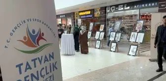 Tatvan Gençlik Merkezi'nde 'Döngüsel Yansımalar' Temalı Resim Sergisi Açıldı