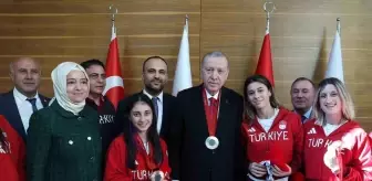 Cumhurbaşkanı Erdoğan, Paralimpik Takımı Sporcularını Kabul Etti