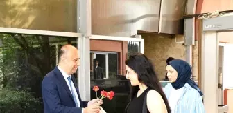 Rektör Keleş'ten Öğrencilere Hoş Sürpriz