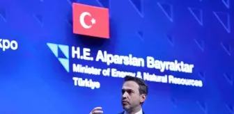 Bakan Bayraktar'dan Yenilenebilir Enerji Hedefi: 2035'te 100 Gigavat