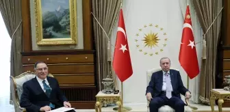 Cumhurbaşkanı Erdoğan, Kamu Başdenetçisi Malkoç'u Kabul Etti