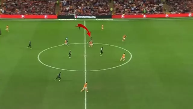 Even Galatasaray fans applauded! Furkan Soyalp outsmarted Muslera from midfield.