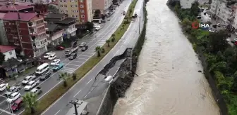 Hopa'da Şiddetli Yağışlar Yol Çökmesine Neden Oldu