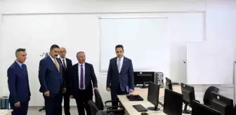 AİÇÜ'ye Yeni Bilgisayar Laboratuvarı