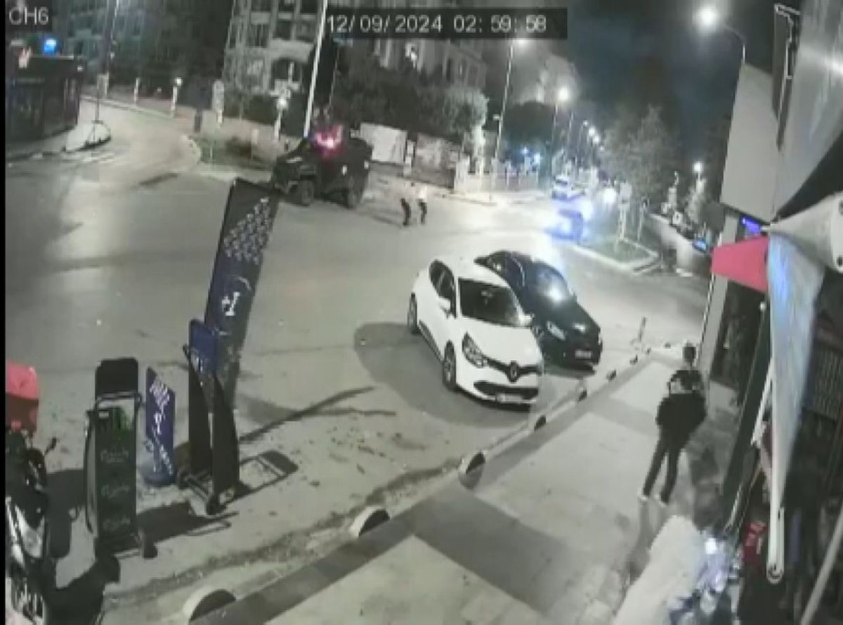 Esenyurt'ta Motosikletli Şüpheliler Restorana Ateş Açtı, 7 Gözaltı