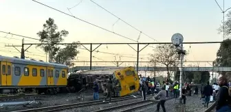 Güney Afrika'da Treni Raydan Çıktı: 25 Yaralı