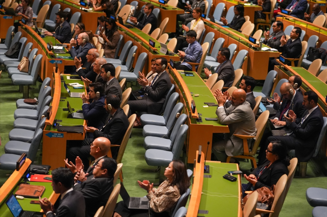 Resolution proposal submitted by Palestine, including Israel's withdrawal, accepted in the UN