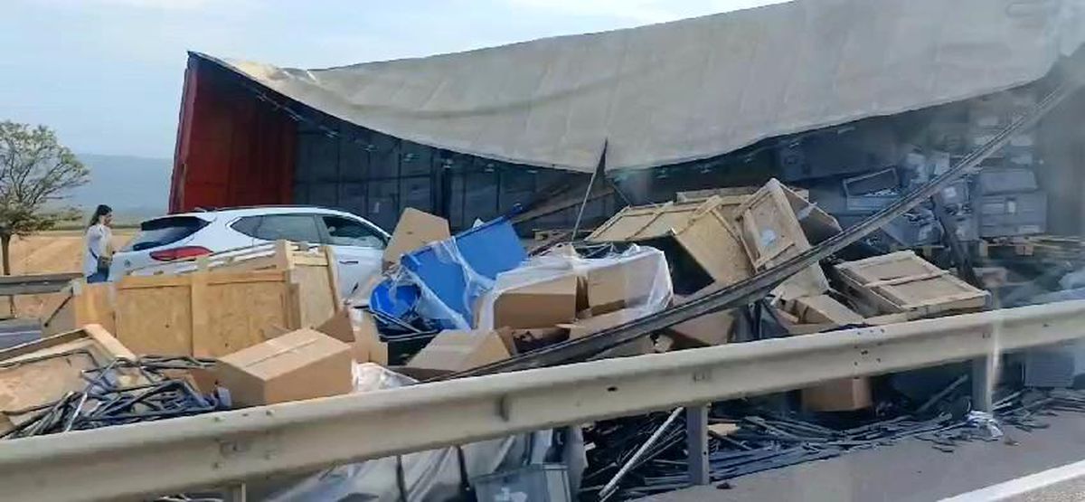 Bursa-Karacabey Yolunda Tır Kazası: Trafik Durdu