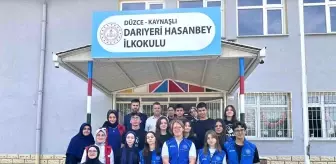 Düzce'de Mahallemin Okul Projesi kapsamında kırtasiye malzemeleri dağıtıldı