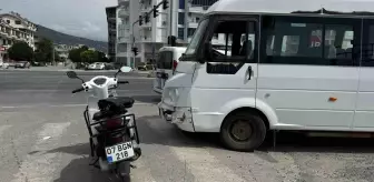 Gazipaşa'da Motosiklet ile Minibüs Çarpıştı: Sürücü Yaralandı