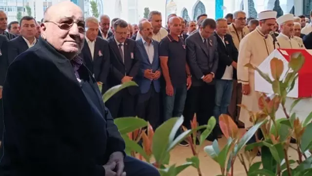 Former president of Trabzonspor, Mustafa Şamil Ekinci, was bid farewell on his final journey.