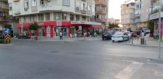 Antalya'da Motosiklet ve Elektrikli Bisiklet Çarpıştı: İki Sürücü Yaralandı