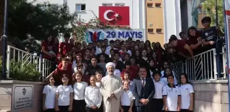 Diyanet İşleri Başkanı Ali Erbaş, İzmir'deki 29 Mayıs Okulları'nı Ziyaret Etti