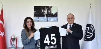 MHP'li Akçay, Manisa FK'yi Ziyaret Etti