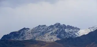 Van'da Erek Dağı'na Kar Yağdı