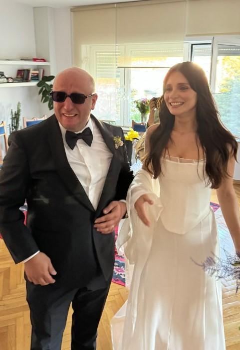 Meriç Aral and Serkan Keskin, who have been in love for 6 years, got married