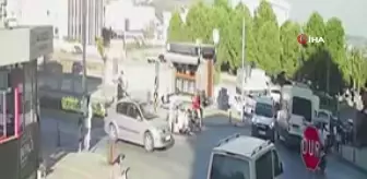 Antalya'da Motosiklet ile Elektrikli Bisiklet Çarpıştı: 2 Yaralı