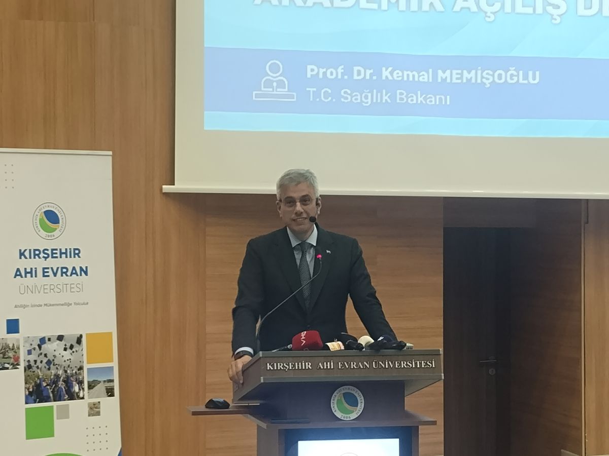 Sağlık Bakanı Memişoğlu, Kırşehir Ahi Evran Üniversitesi'nde Akademik Açılış Dersi'ne Katıldı