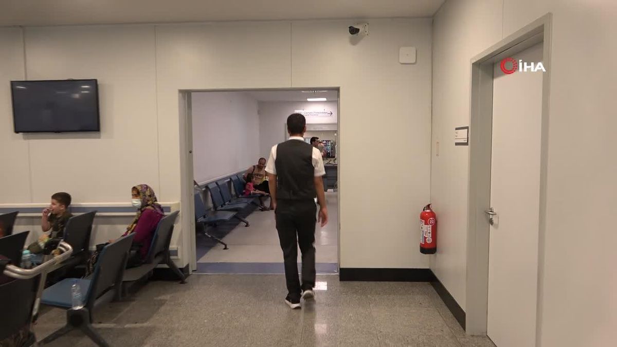 Depremzede Genç, Tedavi Gördüğü Hastanede İşe Başladı