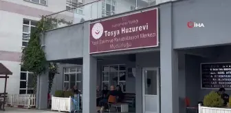 Huzurevi Sakinleri Kan Bağışına Destek İçin Anahtarlık Ördü