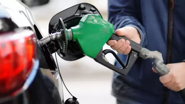 Starting from Tuesday, there will be an increase of 1 lira and 40 kuruş in the price of gasoline.