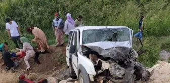 Suruç'ta Yolcu Minibüsü ile Hafif Ticari Araç Çarpıştı: 1 Ölü, 8 Yaralı