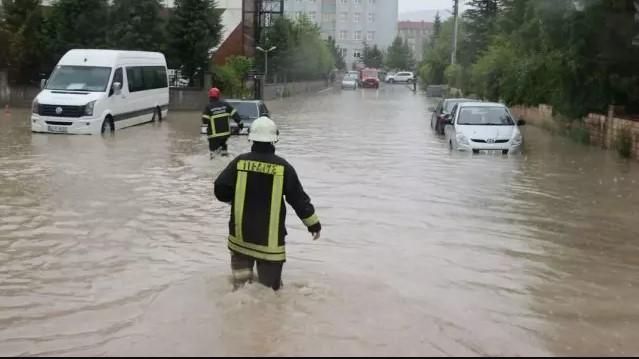 The 'supercell' nightmare in Adana! Heavy rain caused flooding