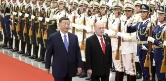 Xi Jinping, Malezya Kralı ile Görüştü ve İkili İlişkileri Güçlendirme Taahhüdünde Bulundu