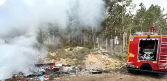 Bolu'da Çöp Yangını İtfaiye Ekipleri Tarafından Söndürüldü