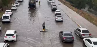 Diyarbakır'da Sağanak Yağış Hayatı Olumsuz Etkiledi