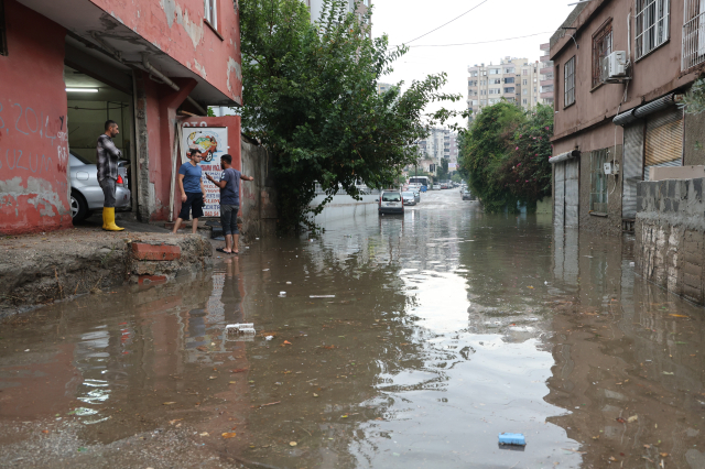 Not Italy, but Adana! Citizens enjoying a boat ride in the city hit by the flood