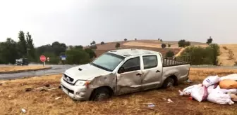 Adıyaman'da Yağmur Nedeniyle Kontrolden Çıkan Kamyonet Tarlaya Girdi: 4 Yaralı