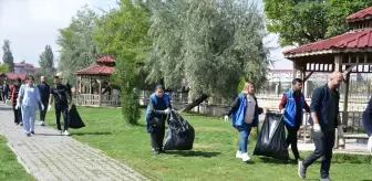 Yüksekova'da Çevre Temizliği Etkinliği Düzenlendi