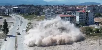 Hatay'da 9 Katlı Bina Dron Kamerasıyla Yıkım Anı Kaydedildi